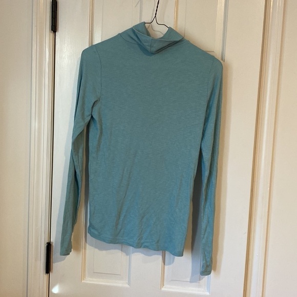 Light blue Aerie “real soft” turtle neck. Size S - Picture 2 of 4